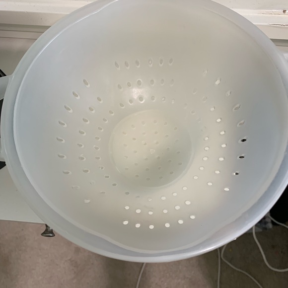 Plastic strainer - Picture 2 of 3